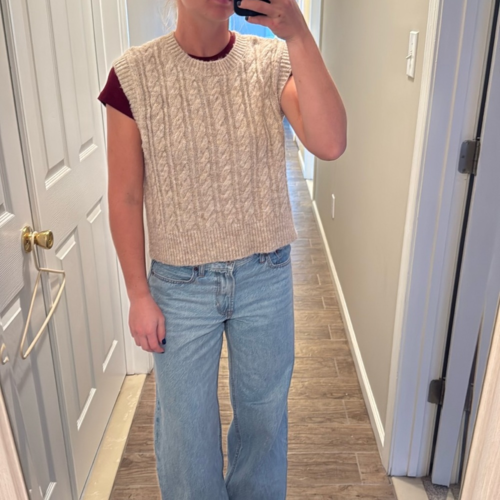 Sweater vest